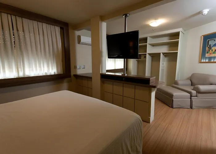 Hotel Master - Av Carlos Gomes, Próximo Ao Consulado Americano
