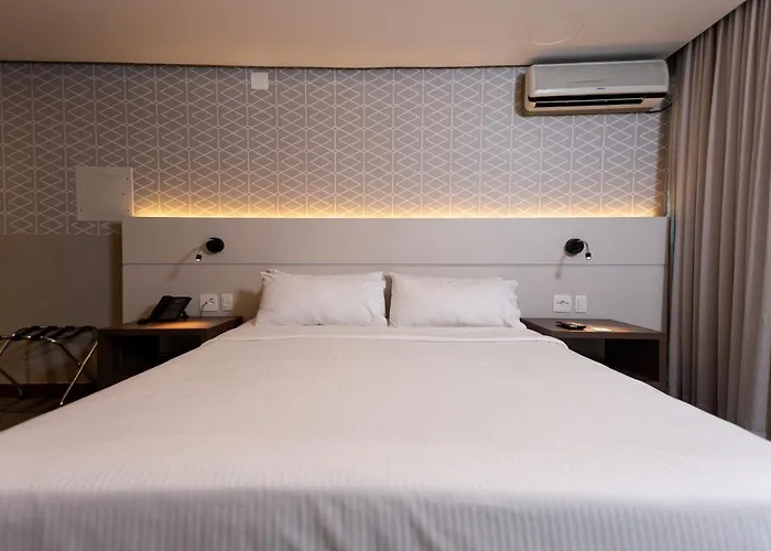 Hotel Master - Av Carlos Gomes, Próximo Ao Consulado Americano 4*