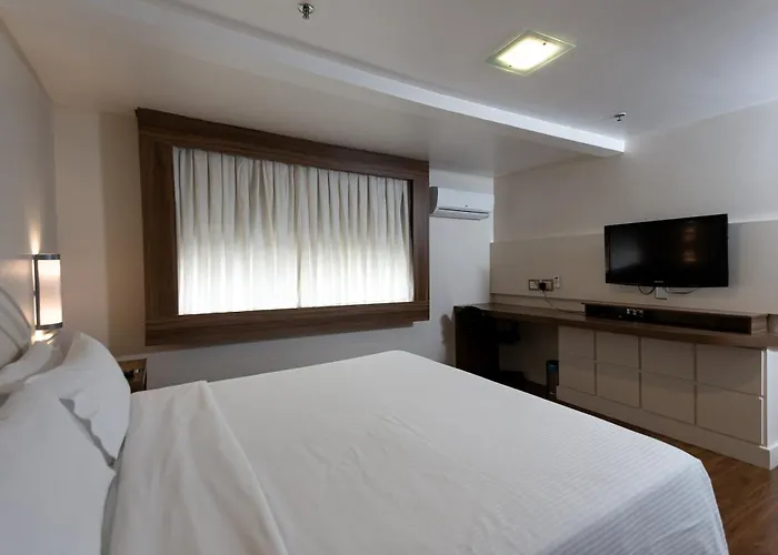 Hotel Master - Av Carlos Gomes, Próximo Ao Consulado Americano