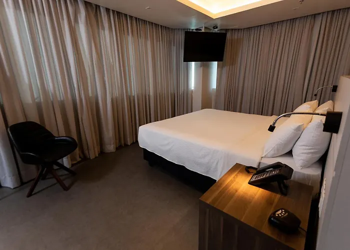 Hotel Master - Av Carlos Gomes, Próximo Ao Consulado Americano Porto Alegre