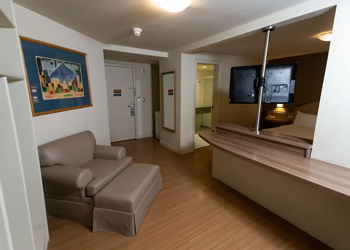 Hotel Master - Av Carlos Gomes, Próximo Ao Consulado Americano 4*